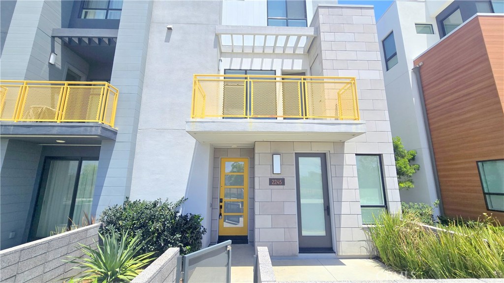 2245 Skylar Place