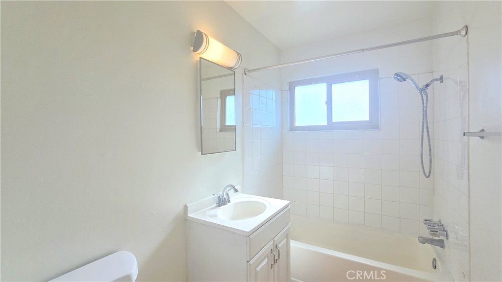 384 N 9th Avenue