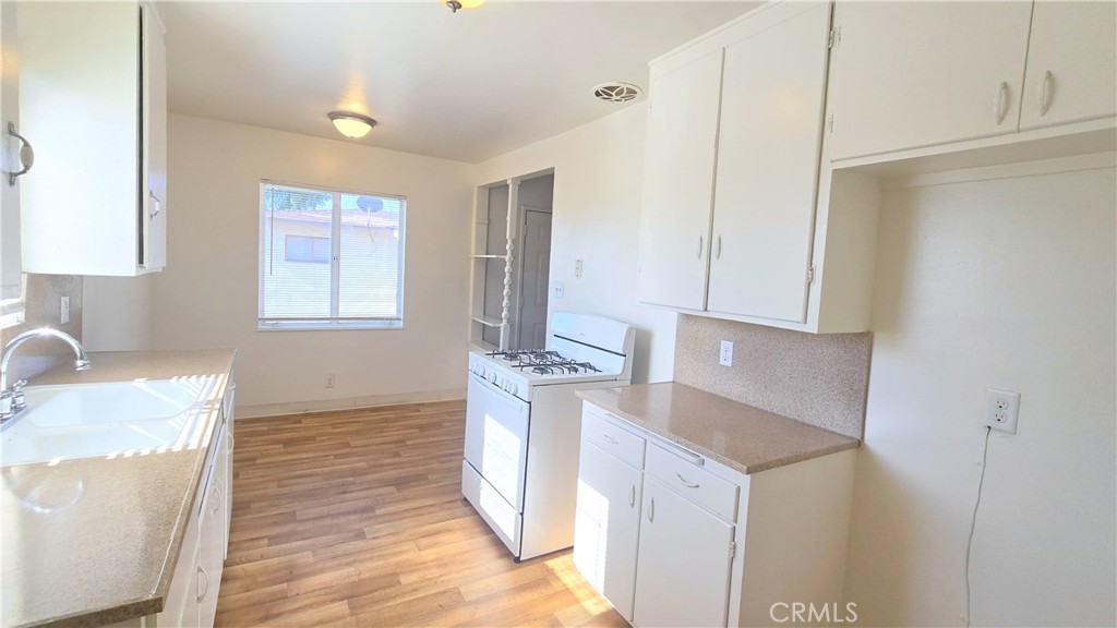384 N 9th Avenue