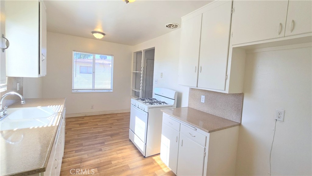 384 N 9th Avenue