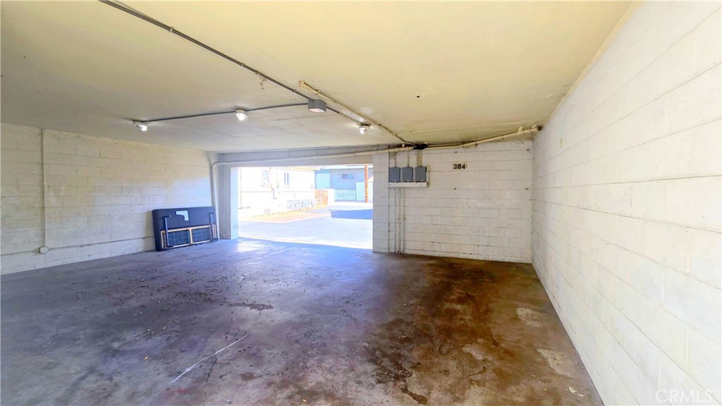 384 N 9th Avenue