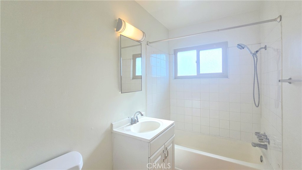 384 N 9th Avenue