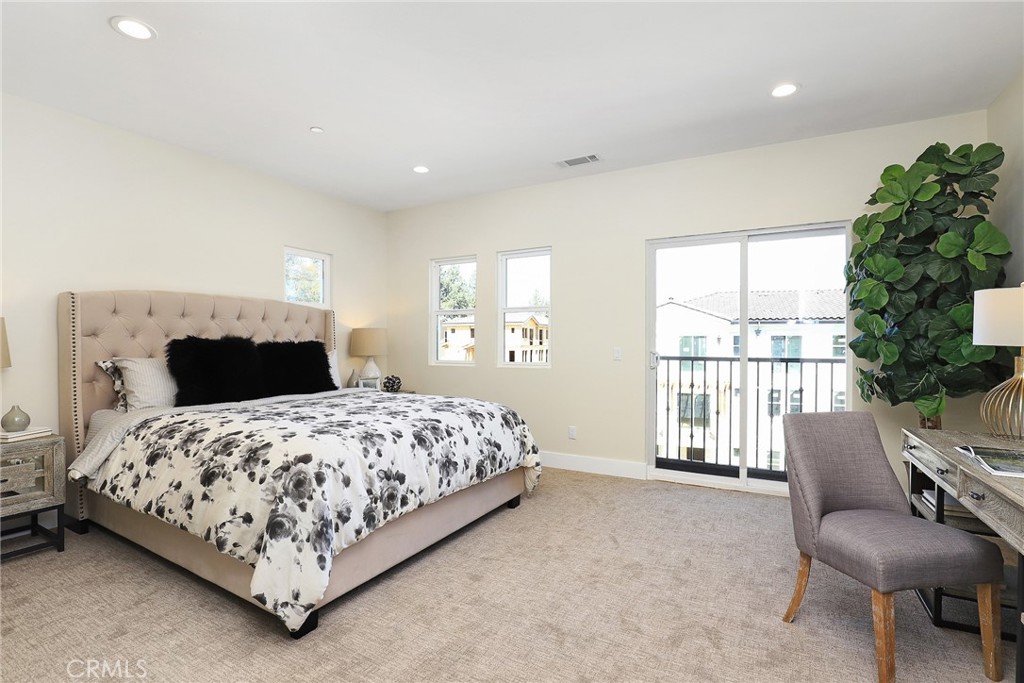 6 Oakmont Street