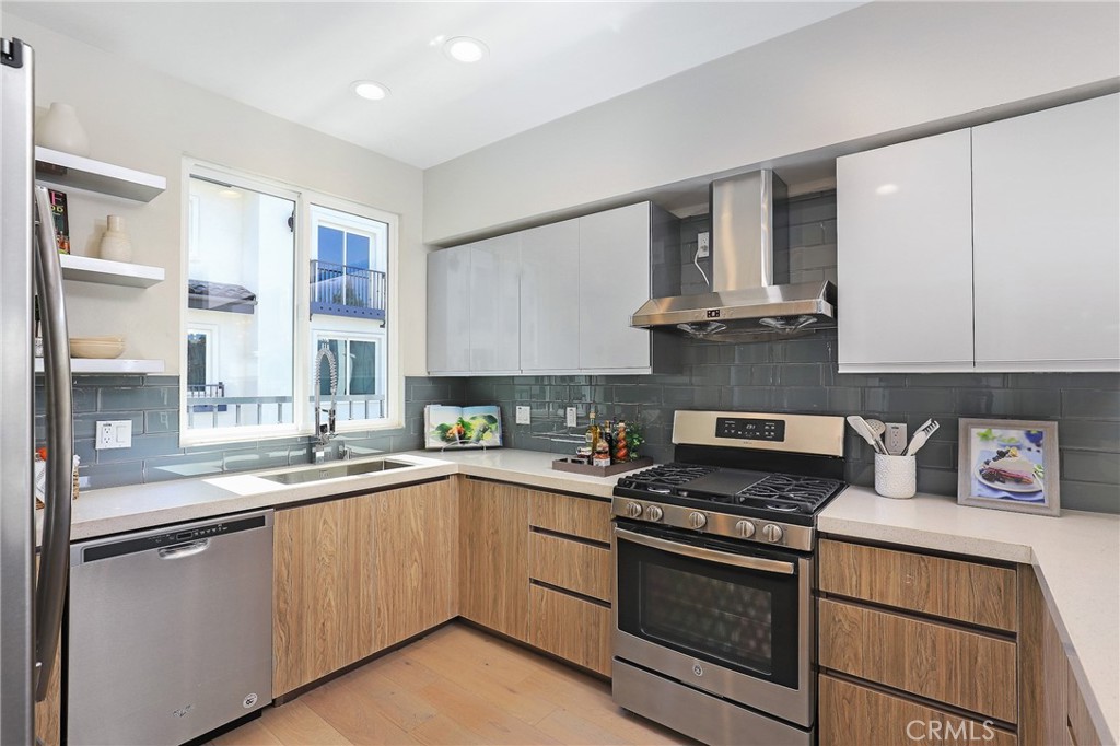 6 Oakmont Street
