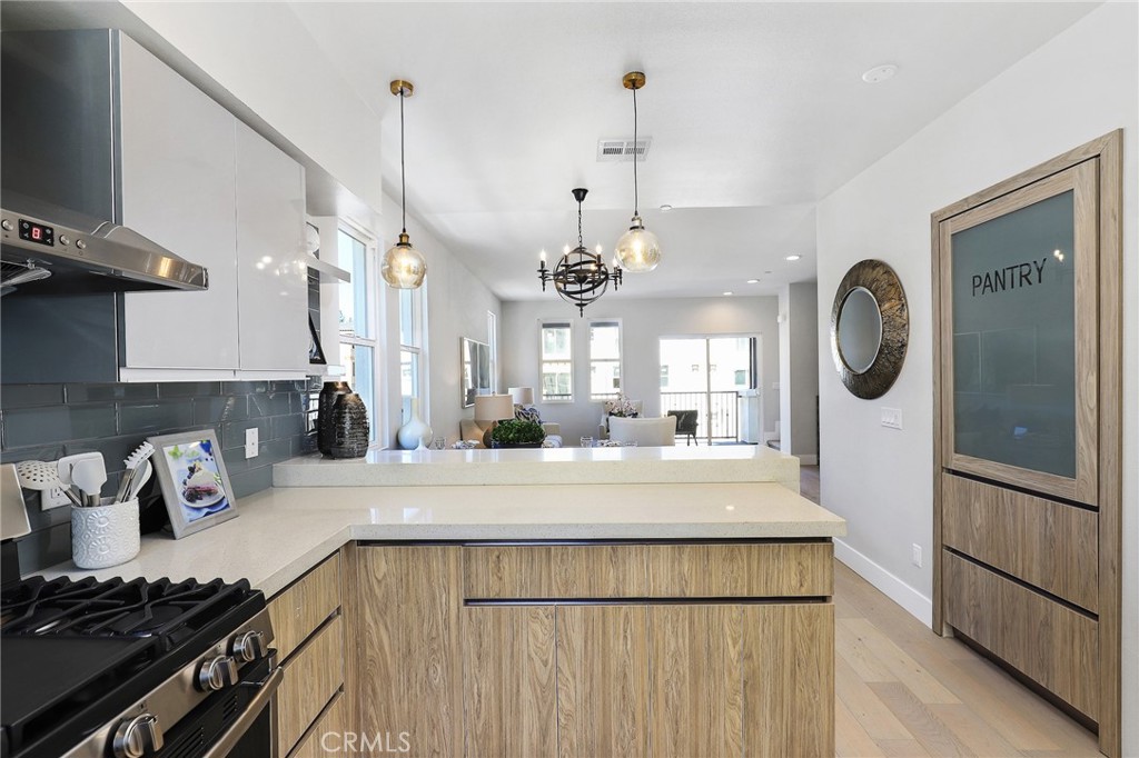 6 Oakmont Street