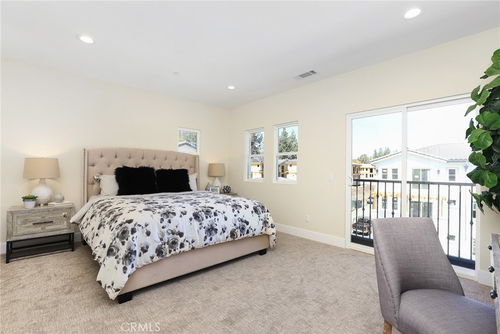 6 Oakmont Street