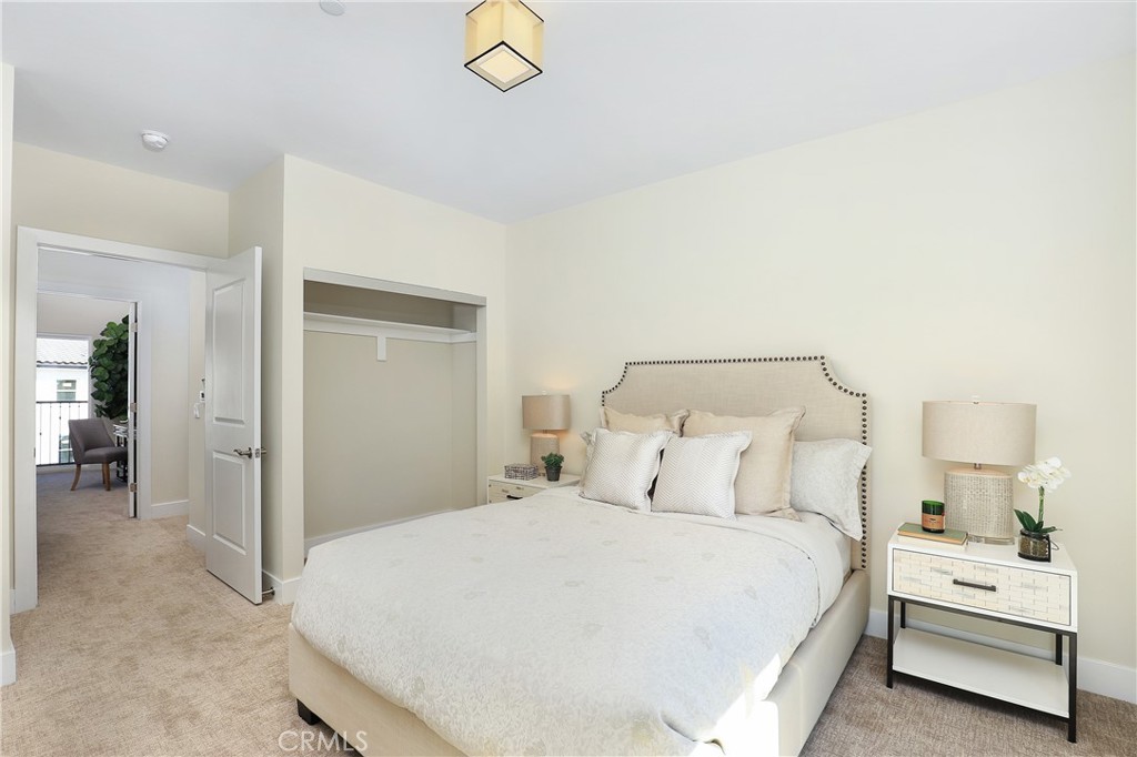 6 Oakmont Street