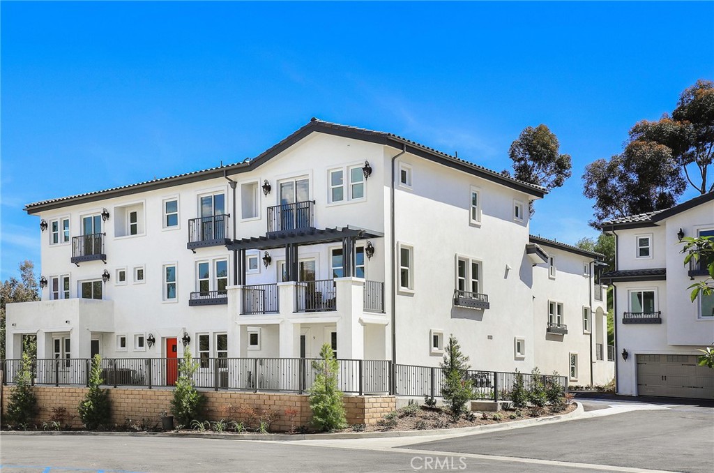 6 Oakmont Street
