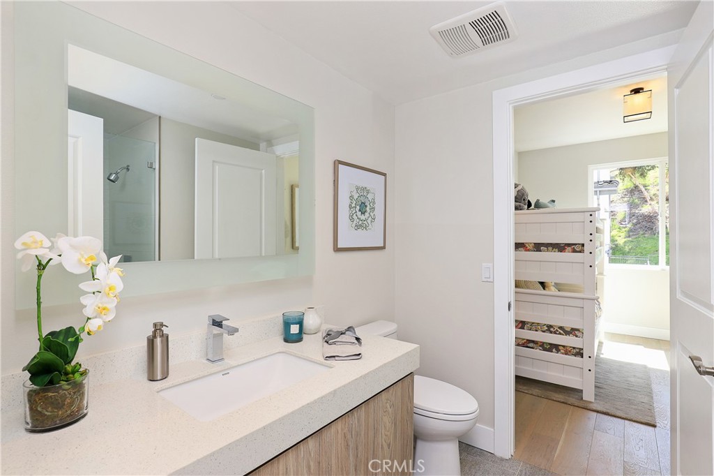 5 Bethpage Avenue