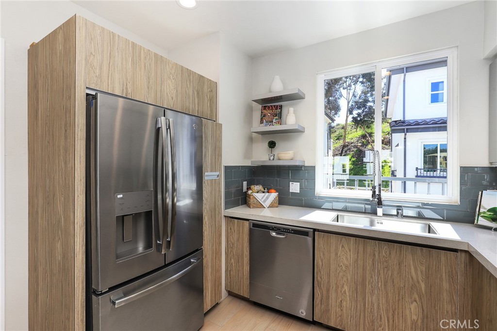 5 Bethpage Avenue