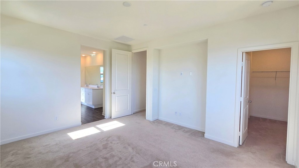 3211 E Caterpillar Lane