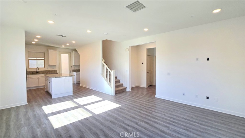 3211 E Caterpillar Lane