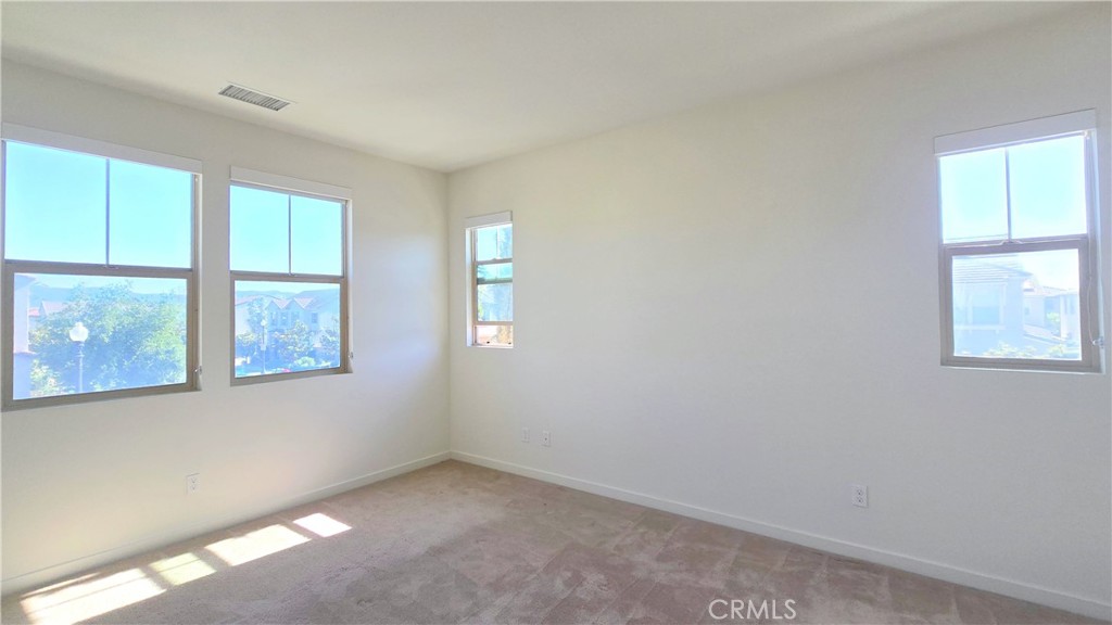 3211 E Caterpillar Lane