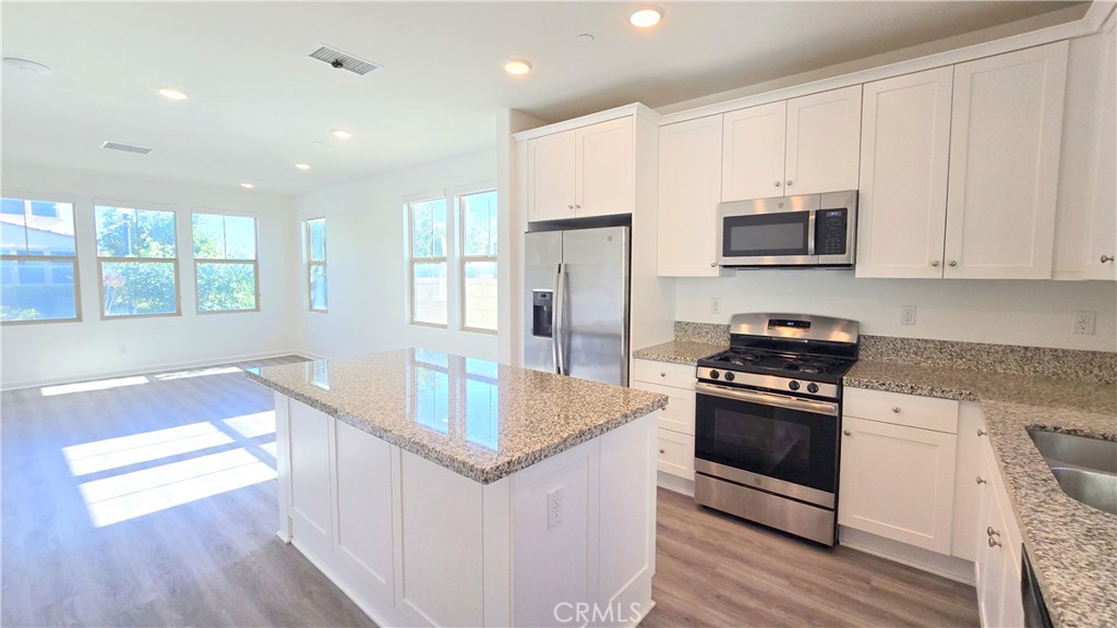 3211 E Caterpillar Lane