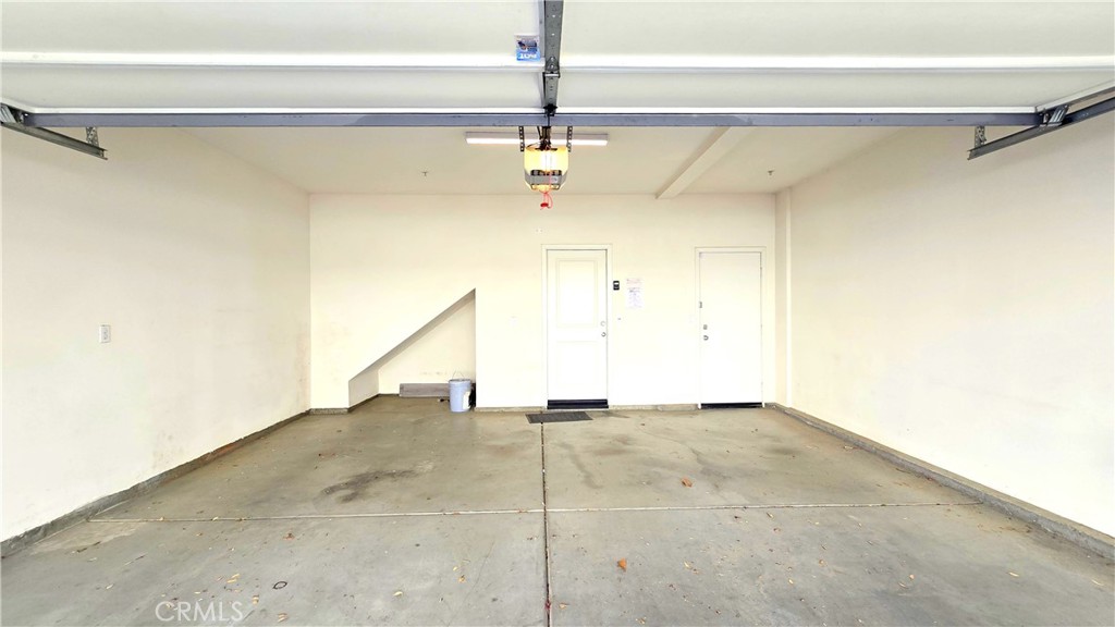 3211 E Caterpillar Lane