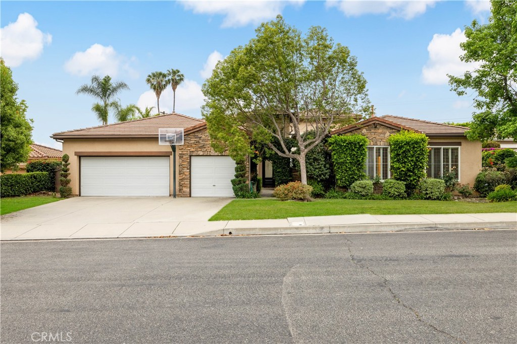 221 Grand Oaks Drive
