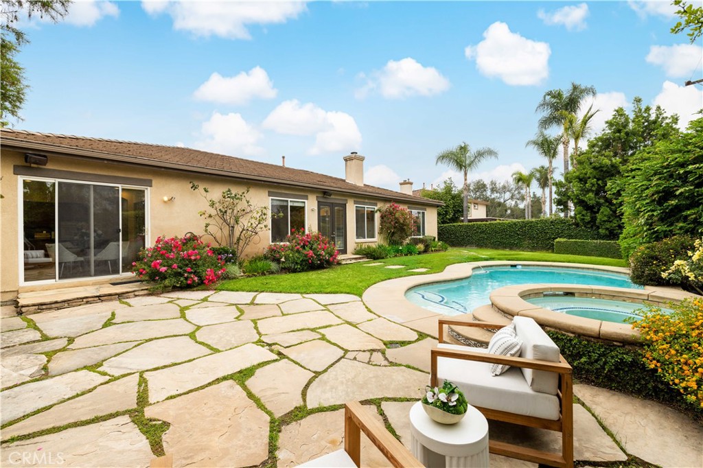 221 Grand Oaks Drive
