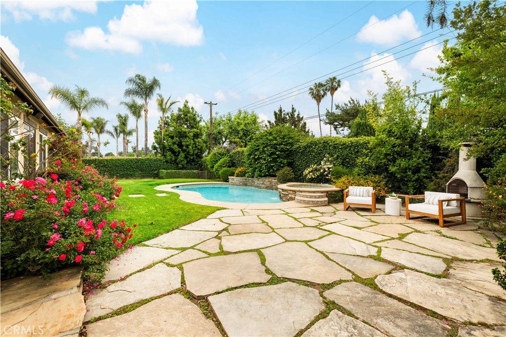 221 Grand Oaks Drive