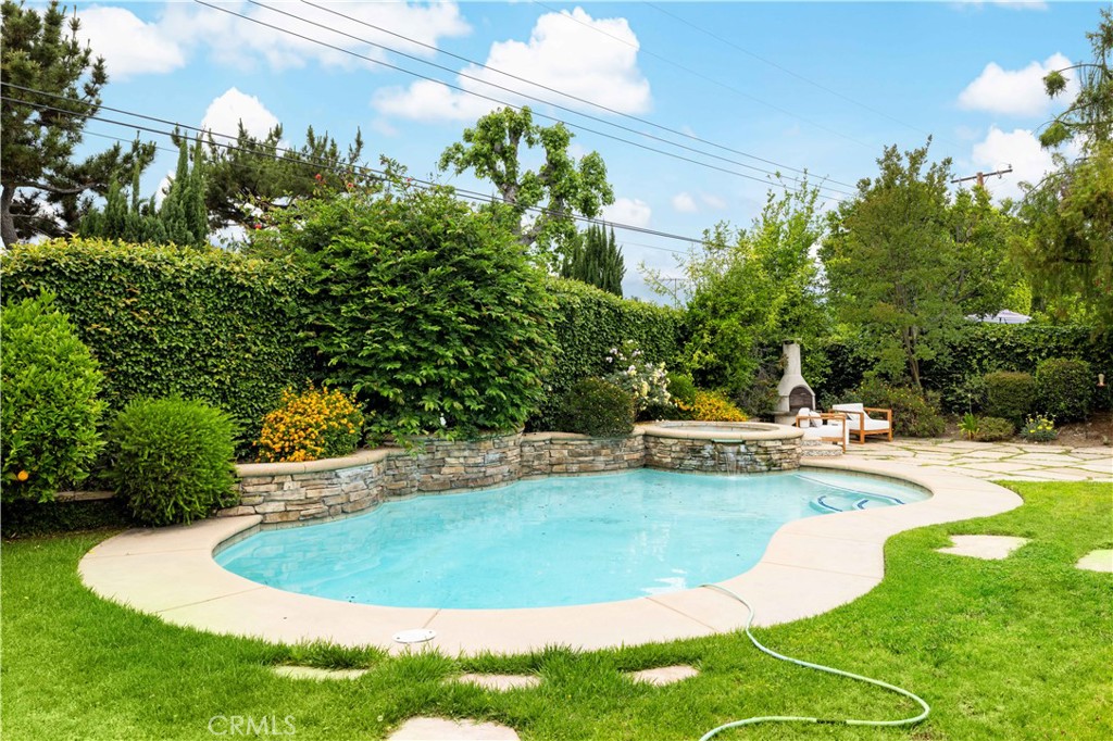 221 Grand Oaks Drive