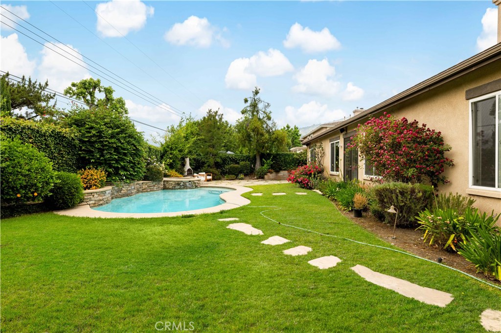 221 Grand Oaks Drive