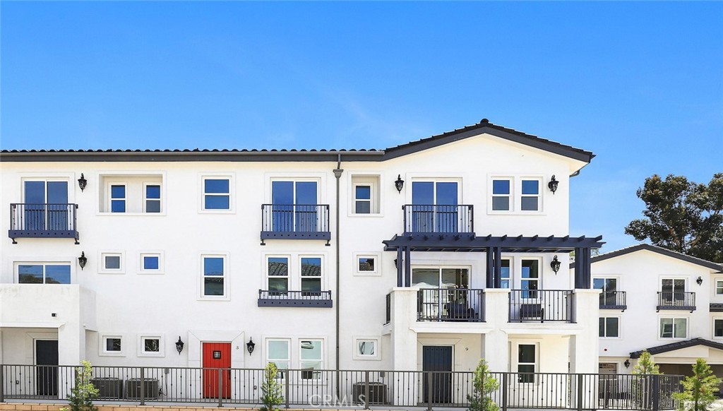 1 Turnbury Avenue