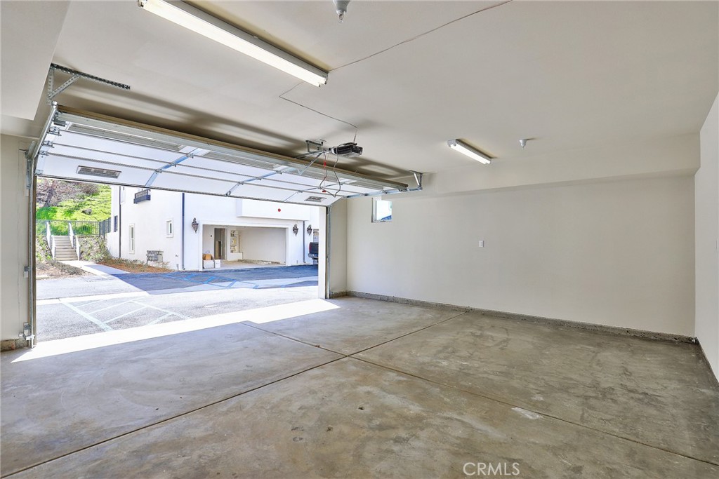 1 Turnbury Avenue