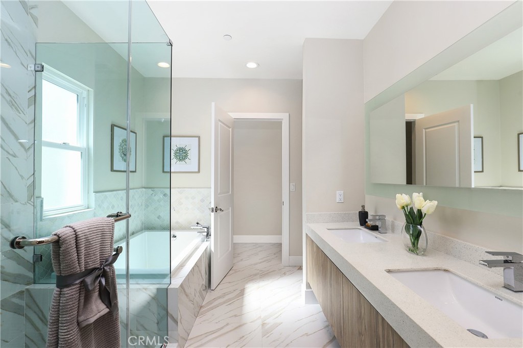 1 Turnbury Avenue