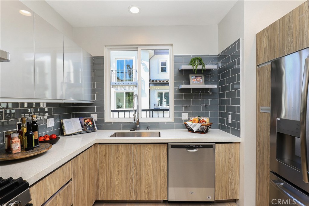 1 Turnbury Avenue