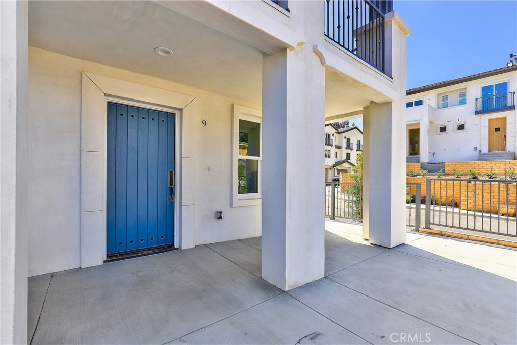 1 Turnbury Avenue
