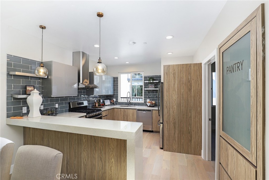 1 Turnbury Avenue