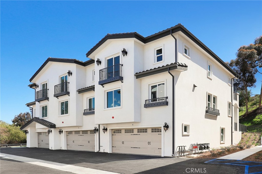 1 Turnbury Avenue