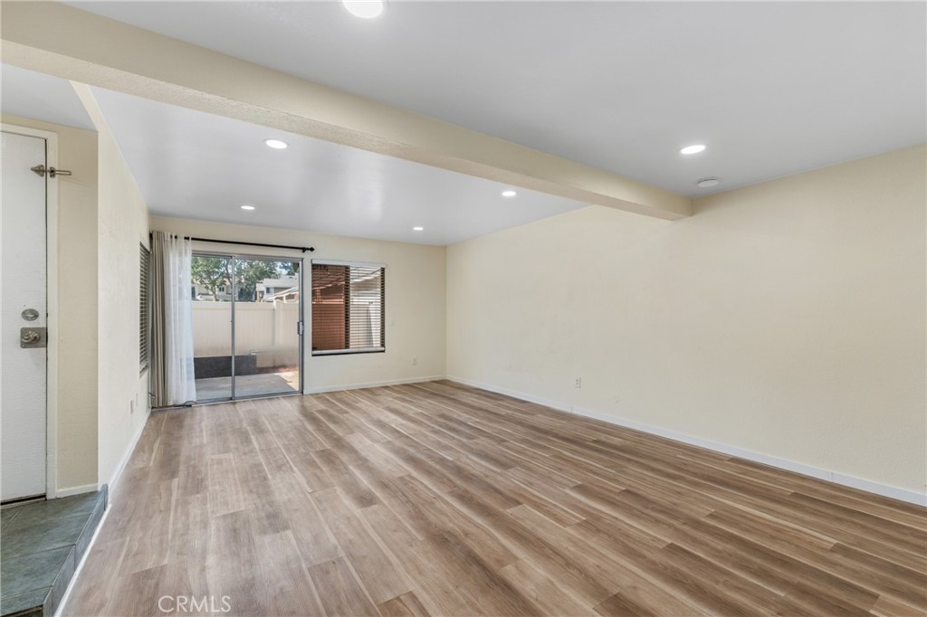 2321 S Magnolia Avenue 6E