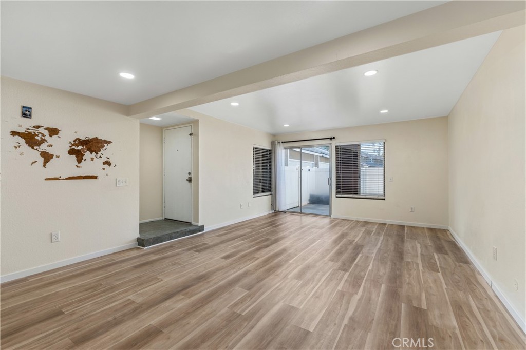 2321 S Magnolia Avenue 6E