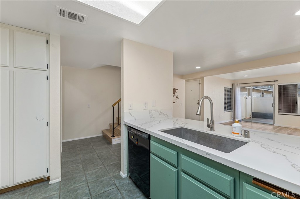 2321 S Magnolia Avenue 6E