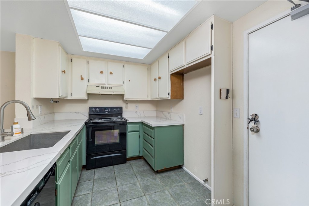 2321 S Magnolia Avenue 6E