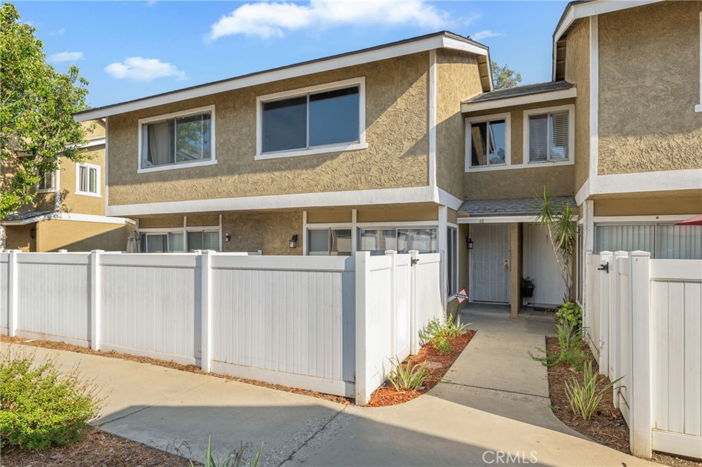 2321 S Magnolia Avenue 6E