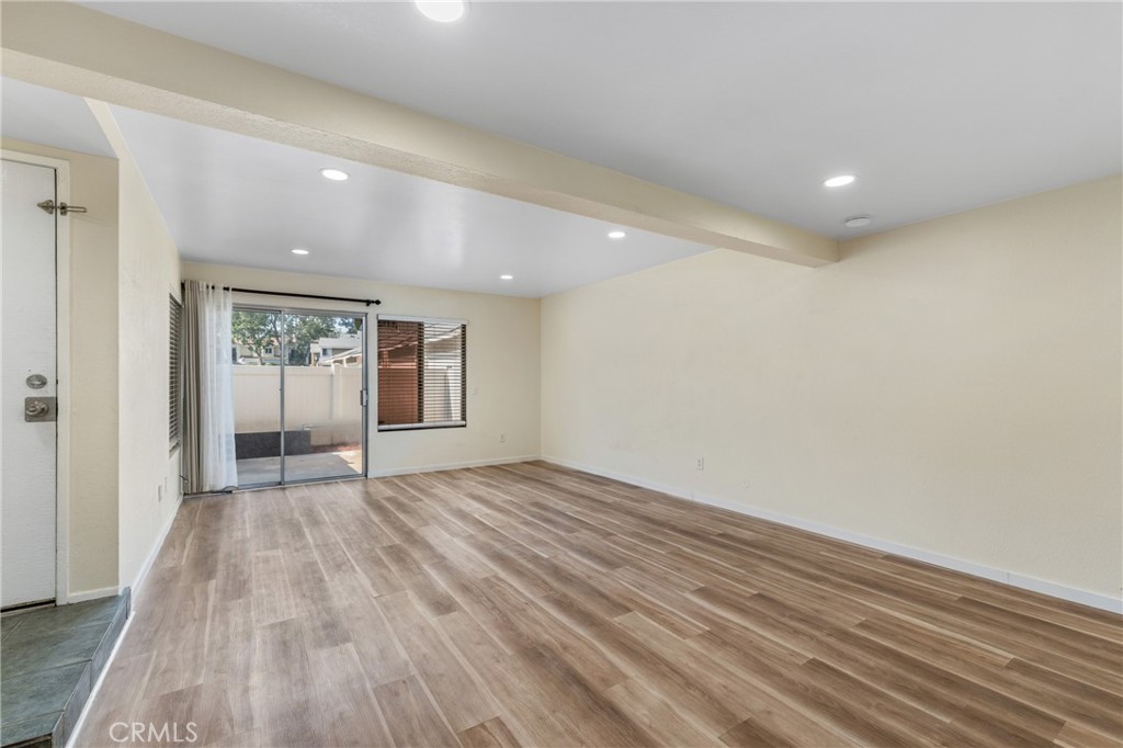 2321 S Magnolia Avenue 6E