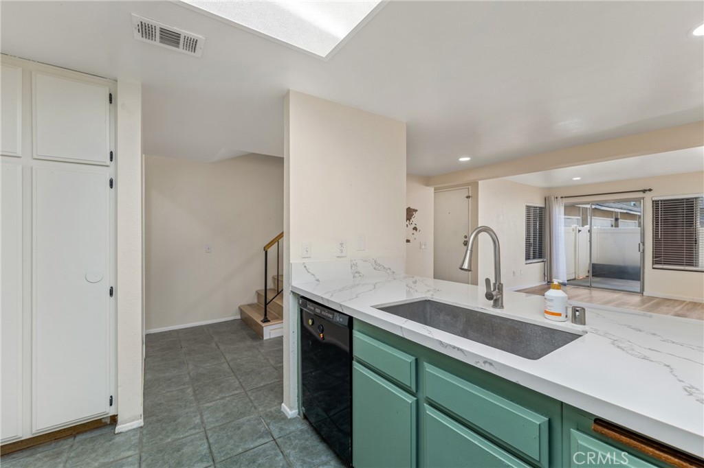 2321 S Magnolia Avenue 6E