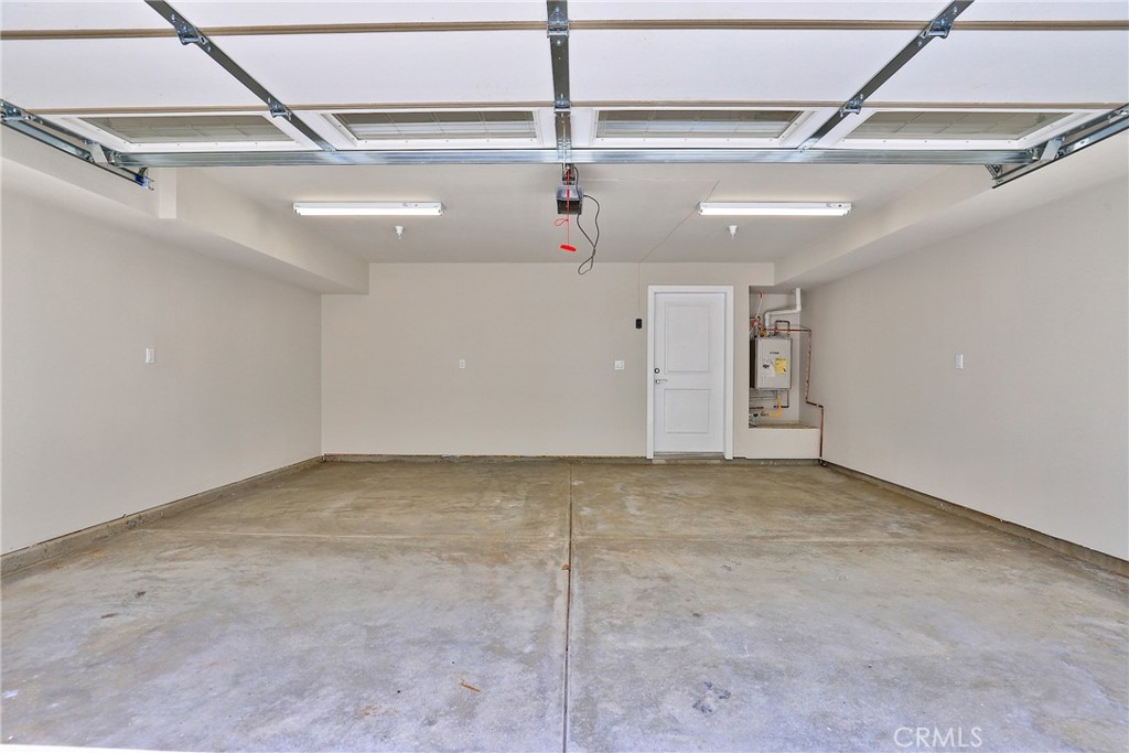 8 Bethpage Lane