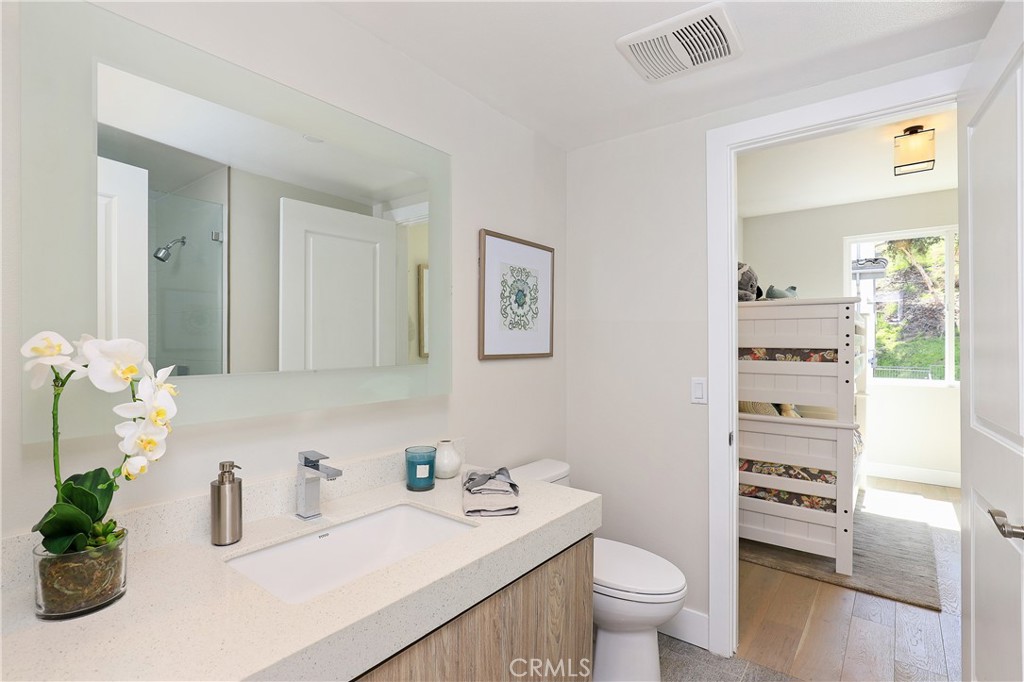 8 Bethpage Lane