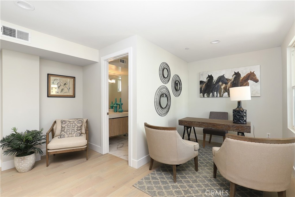 8 Bethpage Lane