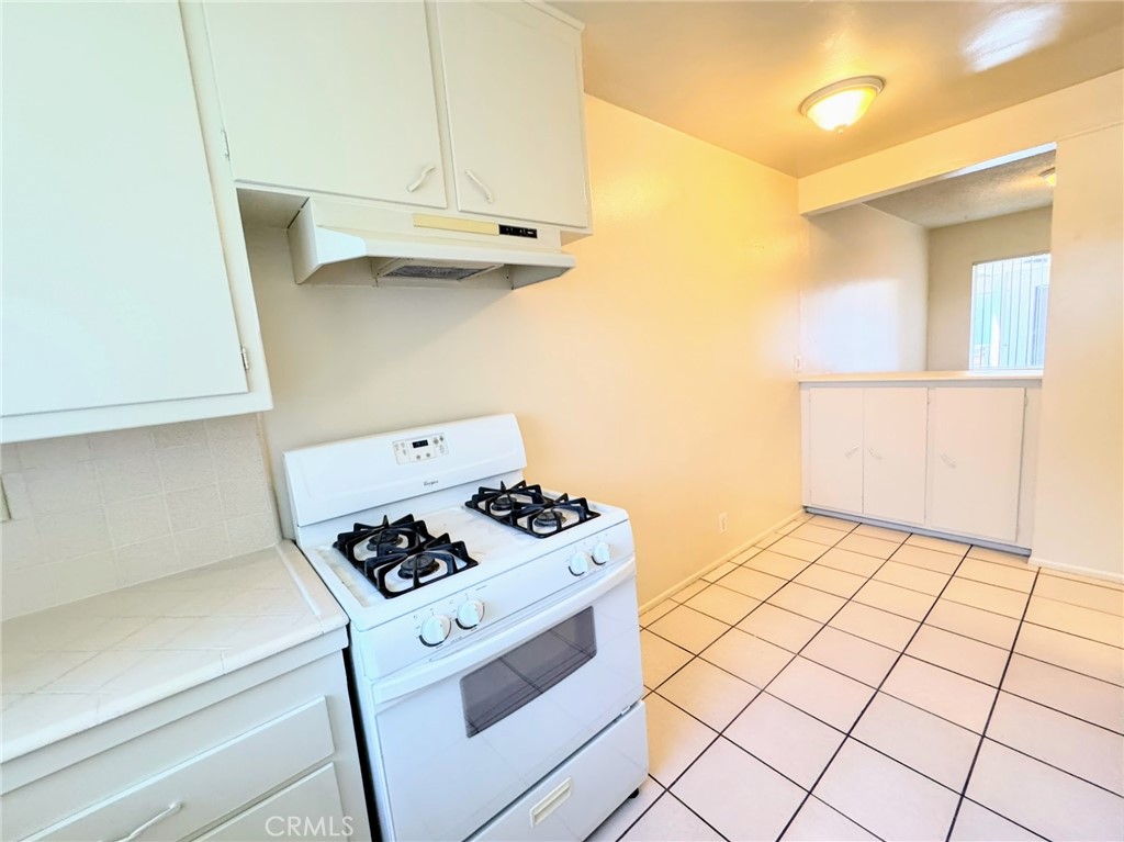 1026 W Granada Court 7