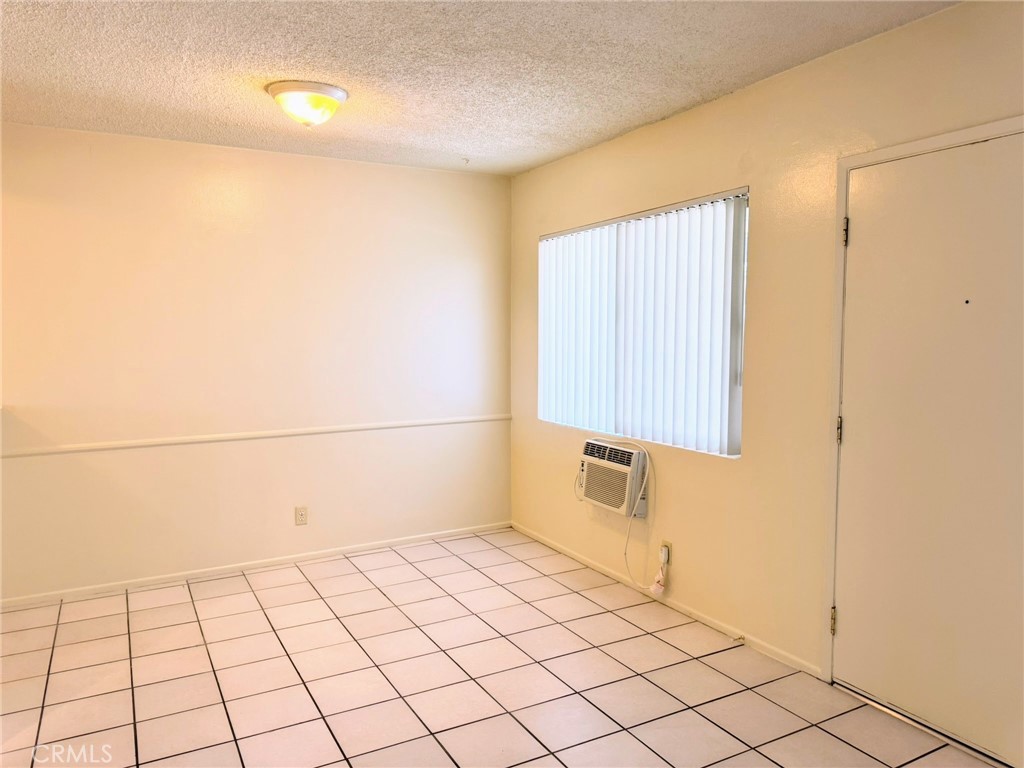 1026 W Granada Court 7