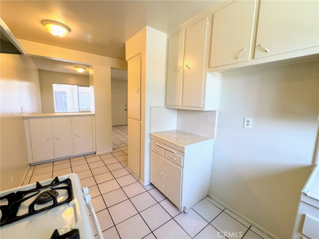 1026 W Granada Court 7