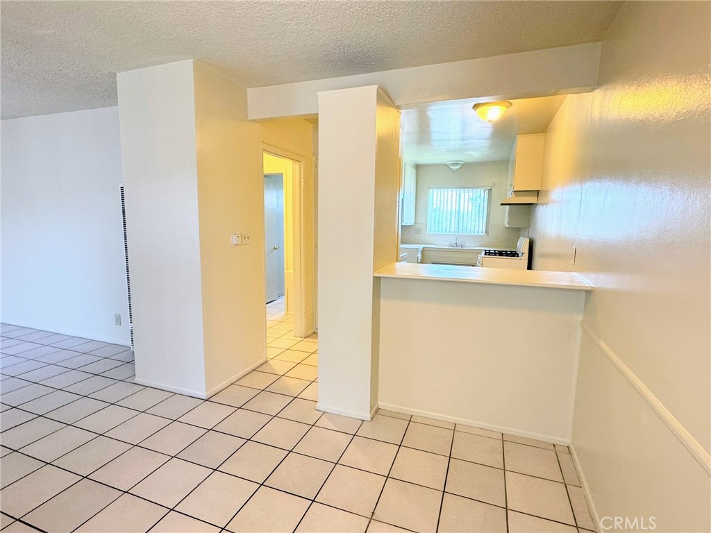 1026 W Granada Court 7