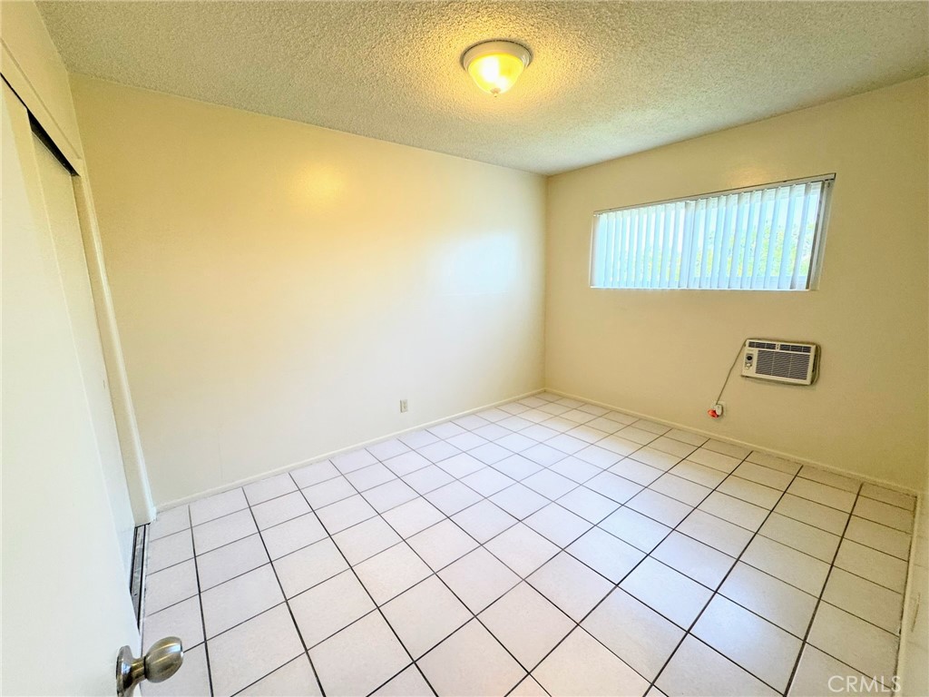 1026 W Granada Court 7