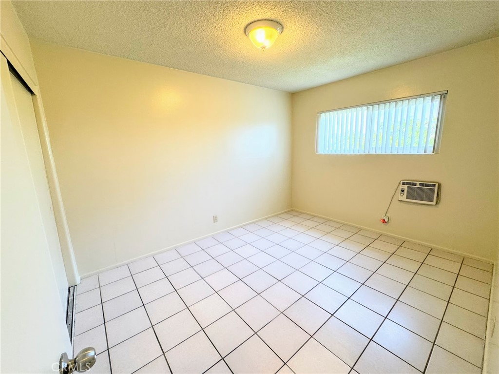 1026 W Granada Court 7
