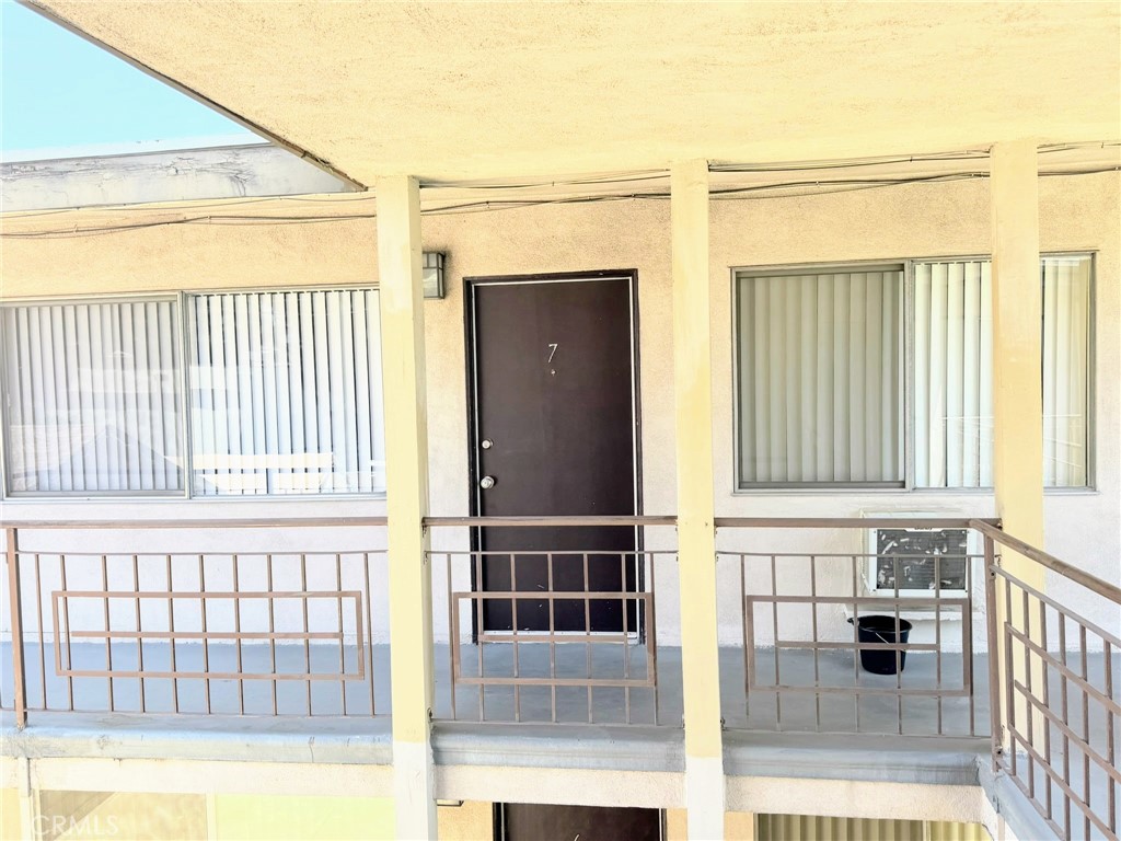 1026 W Granada Court 7