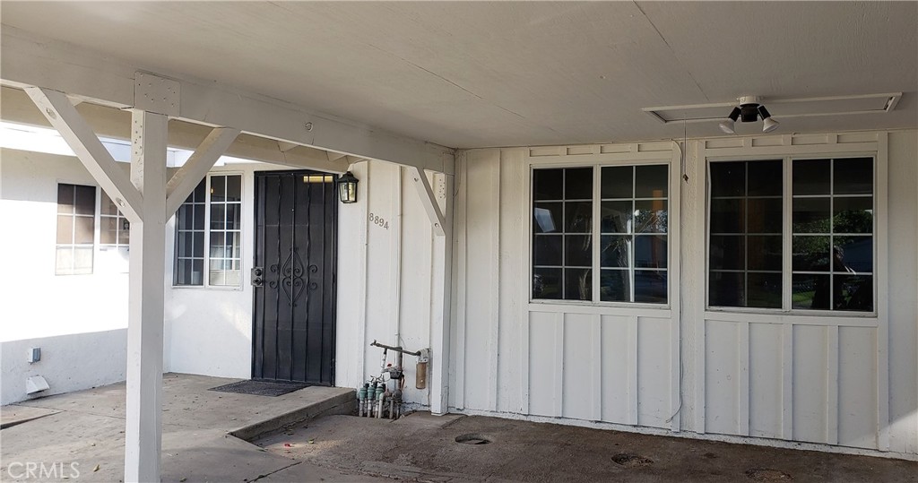 8894 Riverside