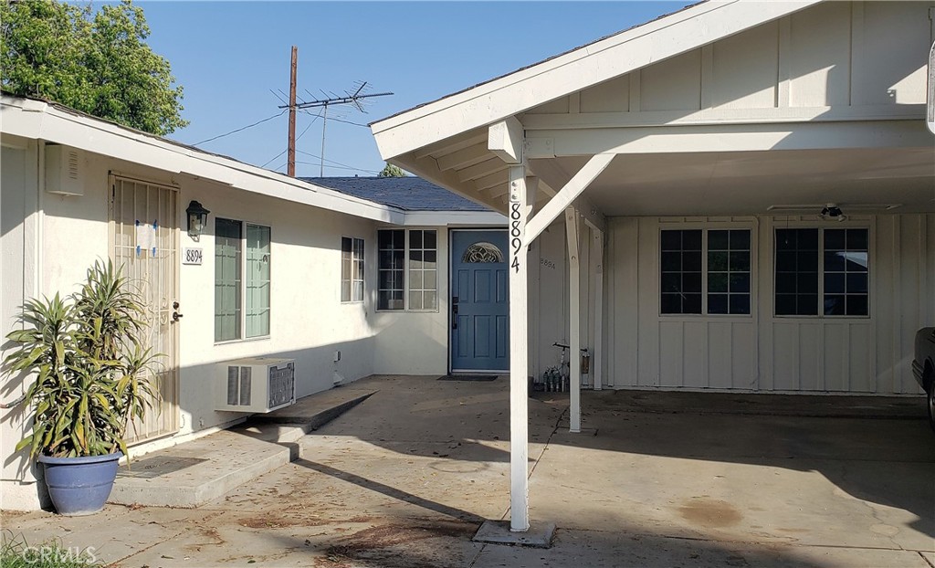 8894 Riverside